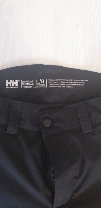 Pantaloni de firma, modele deosebite, la preturi atragatoare.