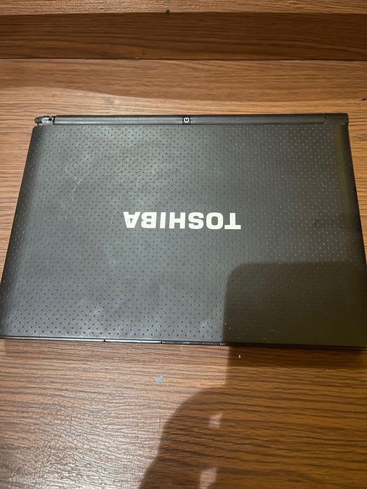 Тошиба нетбук в хорошем состоянии