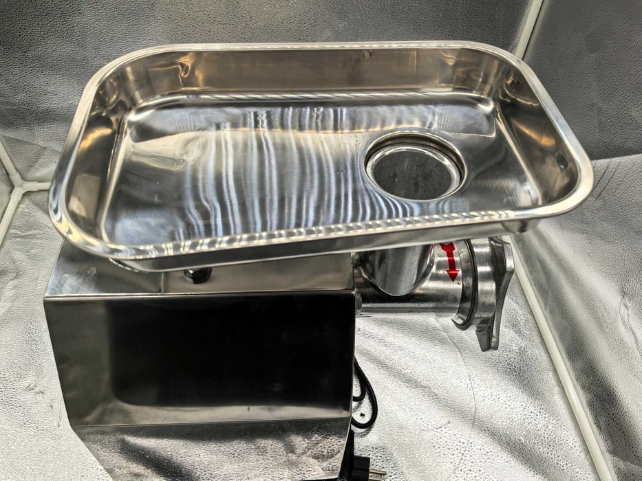 Masina tocat carne profesionala 950W 799 lei