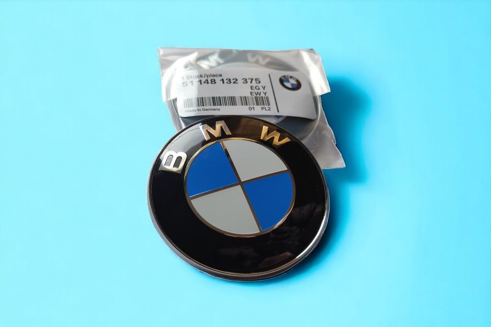 Предна и задна емблема за бмв 82мм различни цветове.