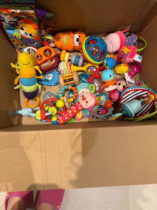 Лот бебешки играчки