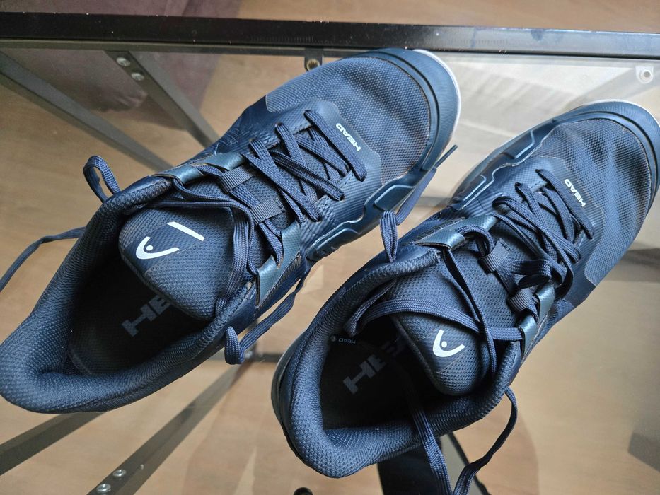 Теннисные кроссовки