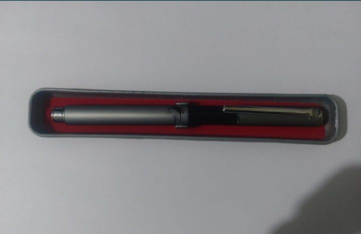 Ручка  перьевая  подарочная