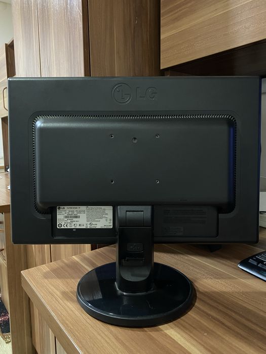 Монитор LG W194ST