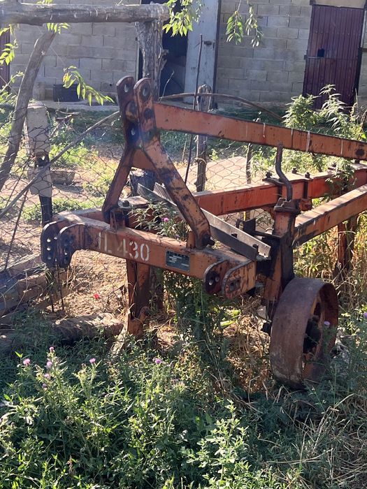 Плуг 4-корпусной универсальный