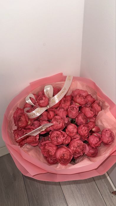 Цветтыы,пионовидные розы