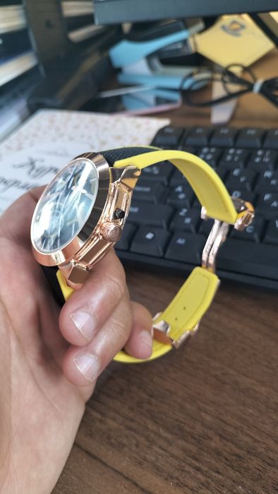 Продам часы новые Jacob & CO