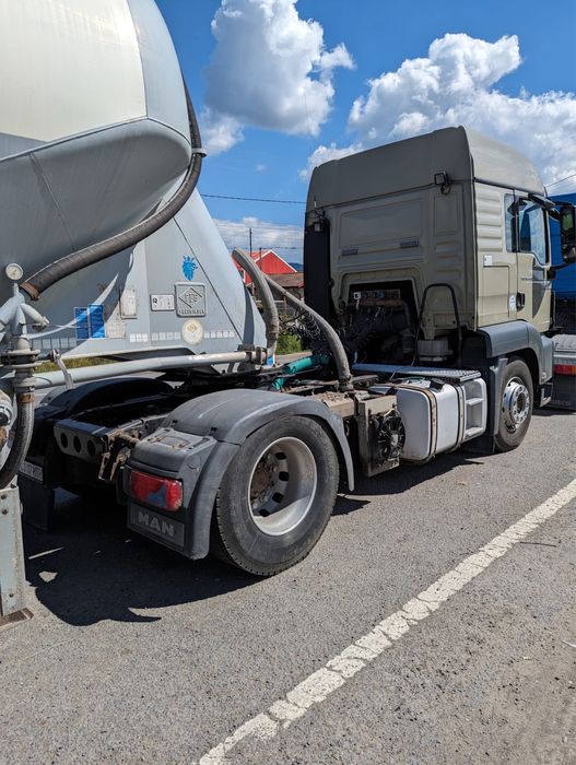 Man TGS 2011 440 cp cu compresor ciment și chit basculare