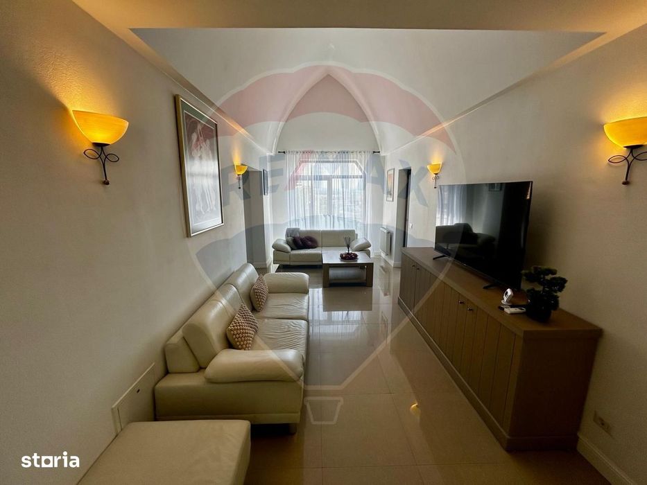 DE INCHIRIAT: Apartament la casa, curte privata si terase panoramice