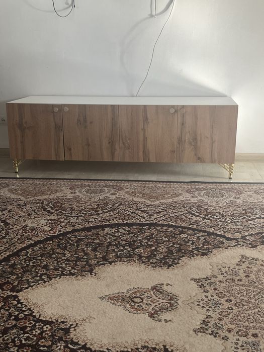 Тумба под телефизор!