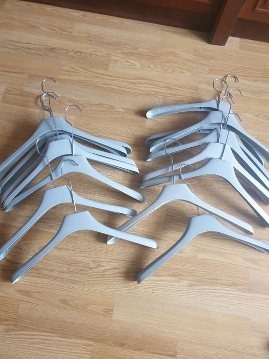 Set 14 umerase, identice.