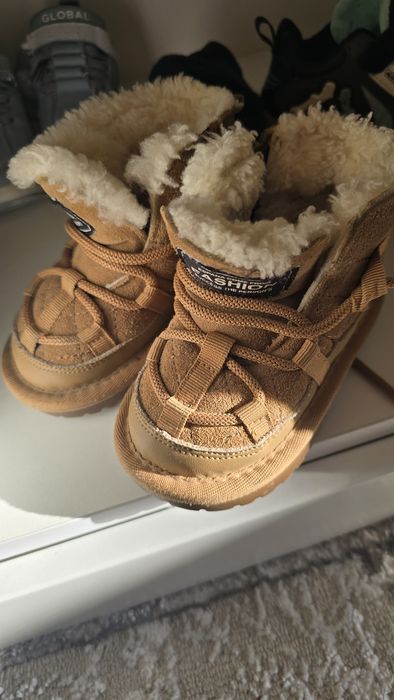 Продам детский обувь 2000тт