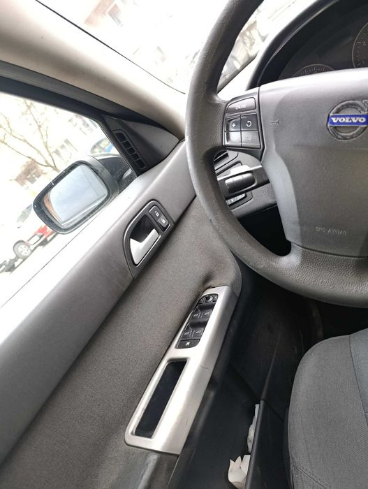 Vând Volvo S40 pentru dezmembrări