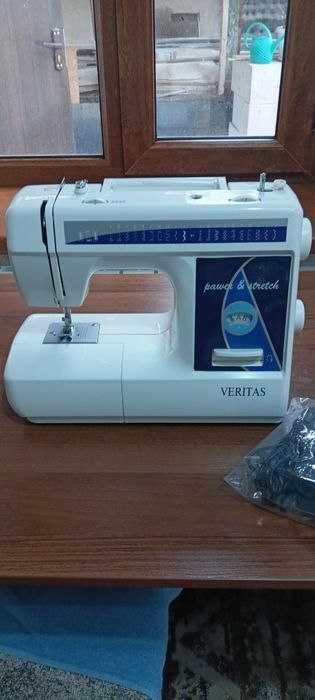 Продам швейную машину