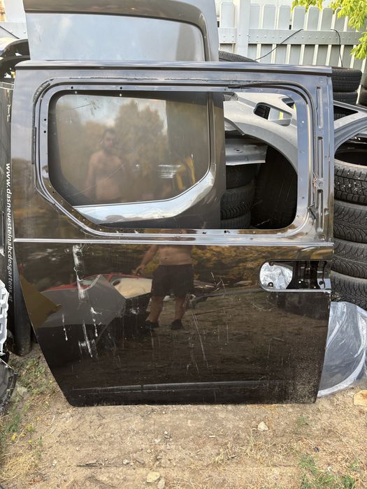 Врата Hyundai Staria