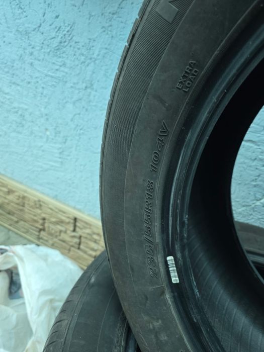 Продам комплект резины 235/55R18
