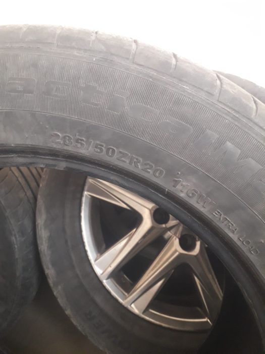 Продам шины от джипа