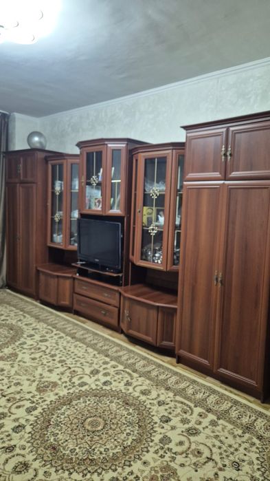 Продаётся сервант