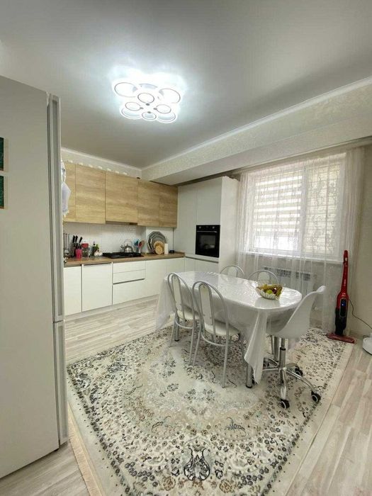 Продам 2х комн кв Батыс