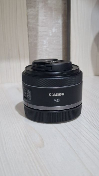 Canon RF 50mm 1.8