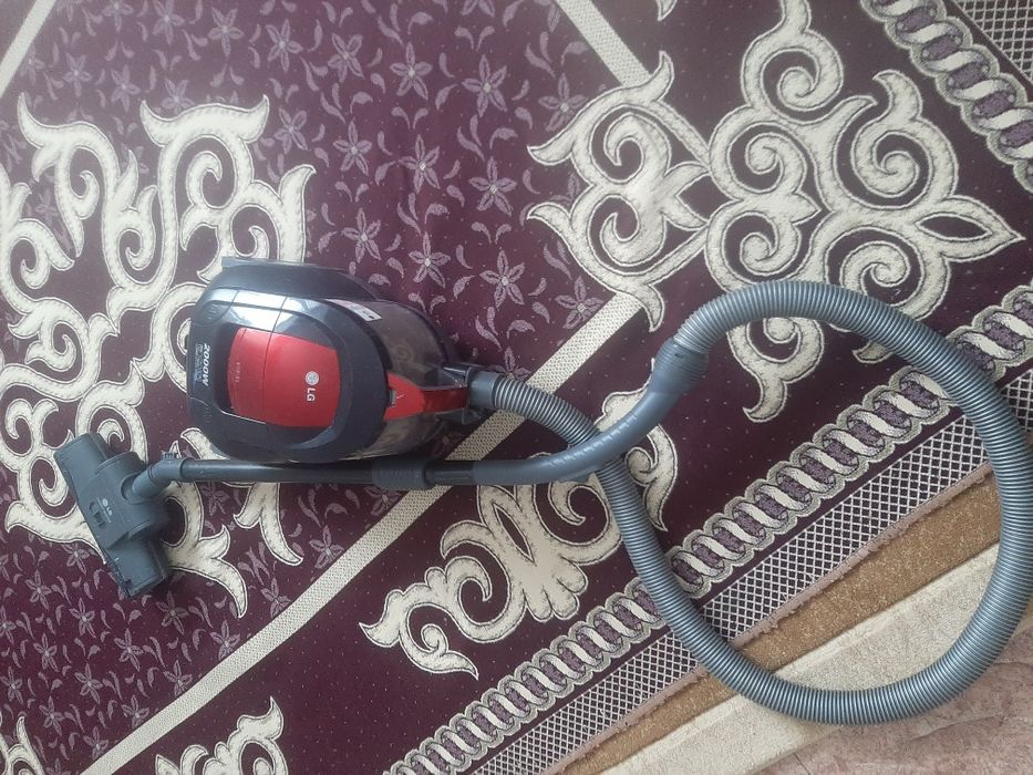 Пылесос в отличном состояние давление  хорошее