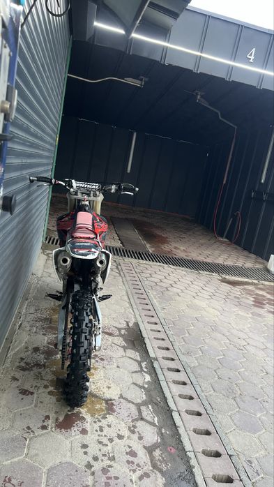 Vând s-au schimb cu ATVHonda CRF 250 R
