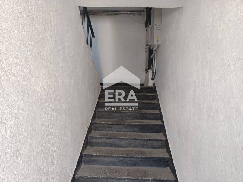 ЕКСКЛУЗИВНО! Многостаен апартамент в ЖСК с три отделни спални, голямо