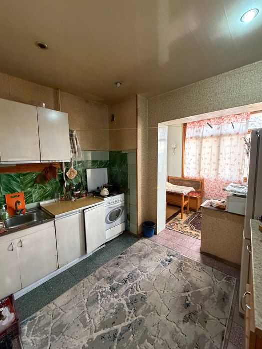 Сергели 4   4/4/5 Нахтга сотилади срочно