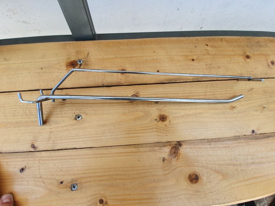 Куки за стелажи и перфо гръбче