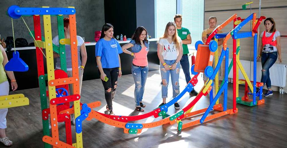 Тимбилдинг, эстафеты и командообразования.