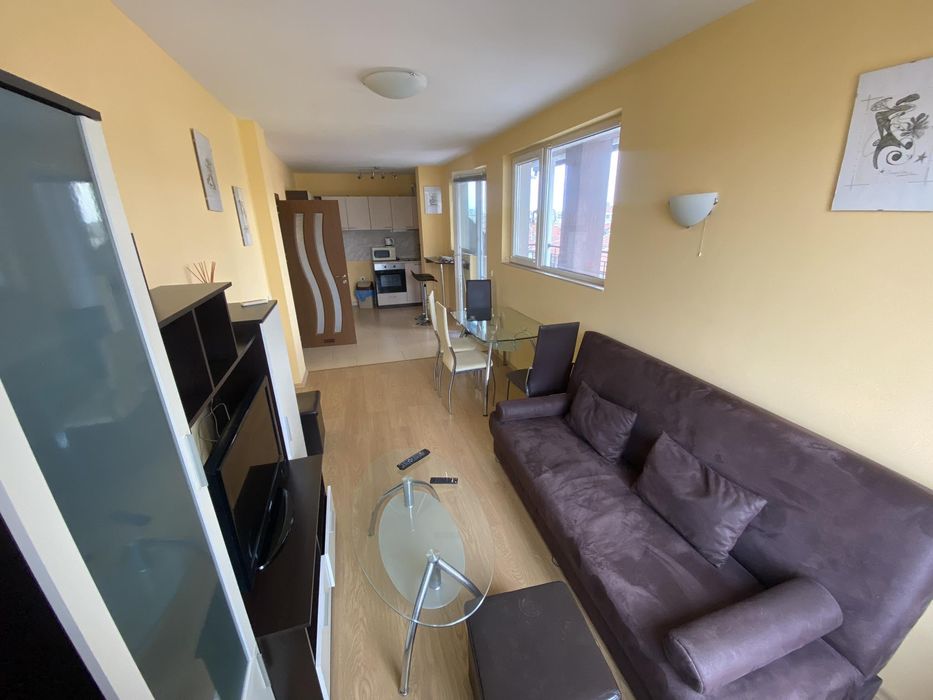 Двустаен, под наем, Център с включен гараж