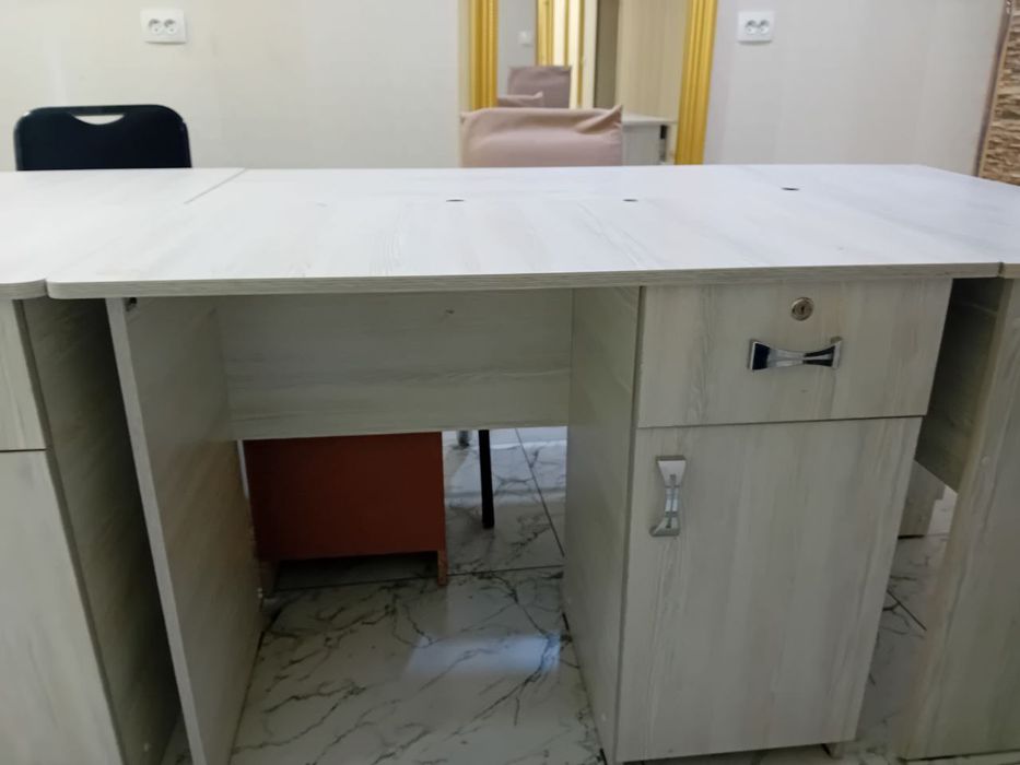 Офисные столы дла работы в компютере. Новый по 450.000 сум  .6 шт 95 8