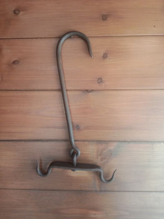 Ченгел,куки за месо.. Саджак.Аптечка-2 броя.