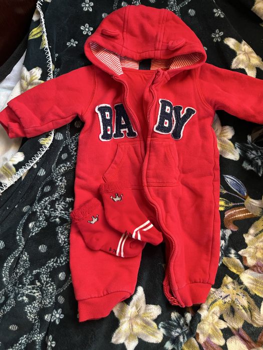 Продам детские вещи.