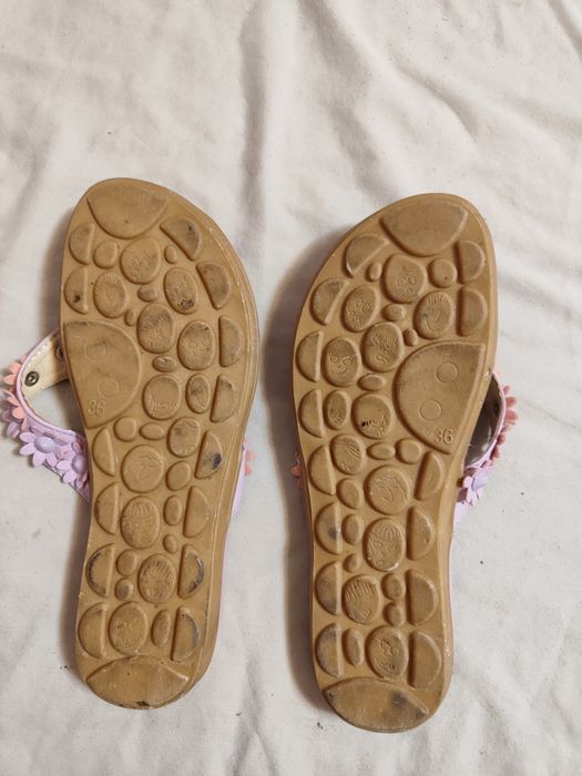 Продавам чехли-джапанки