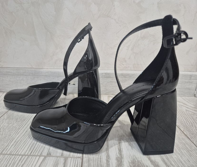 Обувки на ток и платформа