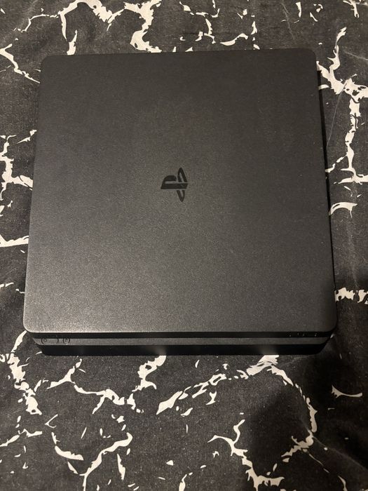 PlayStation 4 без КОНТРОЛЕРИ + 4 игри