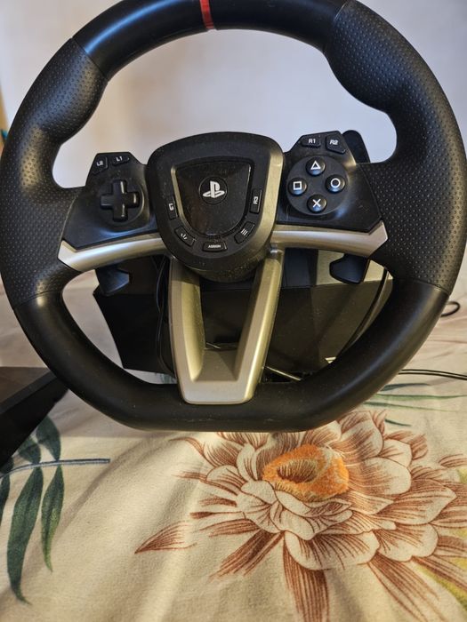 Volan cu pedale  pentru ps4 si ps5 URGENT!pretul nu este negociabil