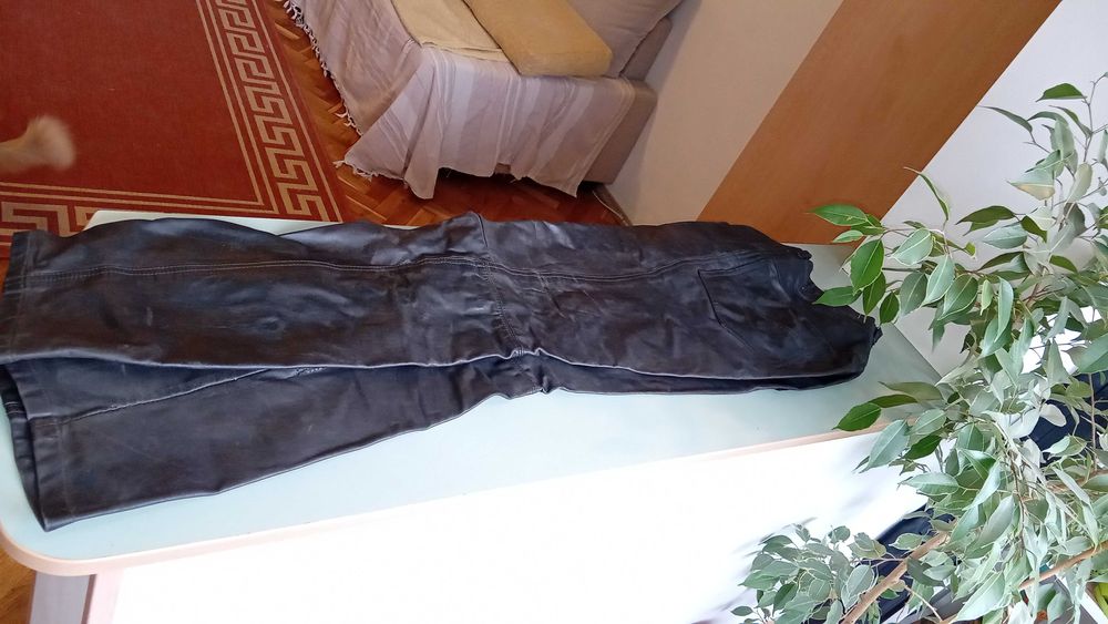 кожено пардесю, кожено яке, кожен панталон 2 бр.