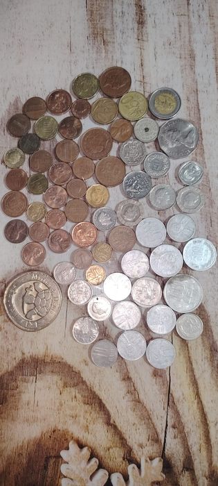 Vand diferite monede