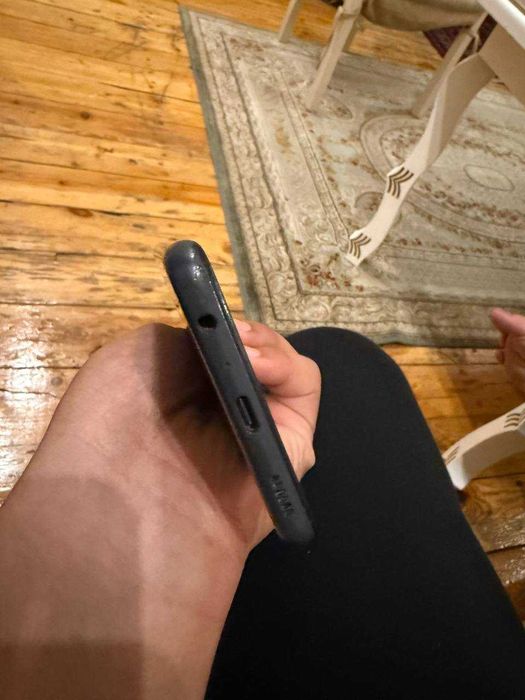 А 13 телефон не плохое ну к сожалению у телефона разбит экарн