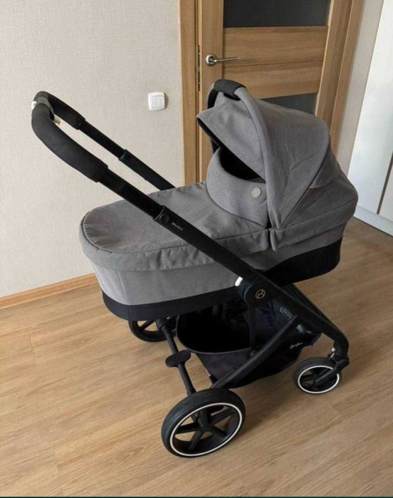 Продам детскую коляску