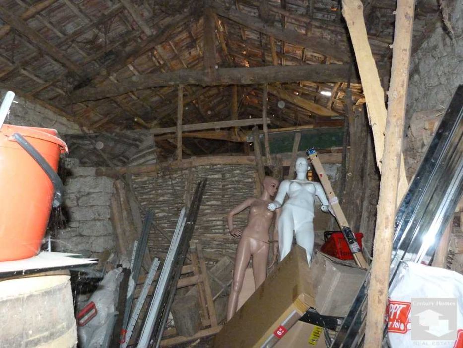 115929 Къща с равен двор в с. Беляковец, на минути от Велико Търново