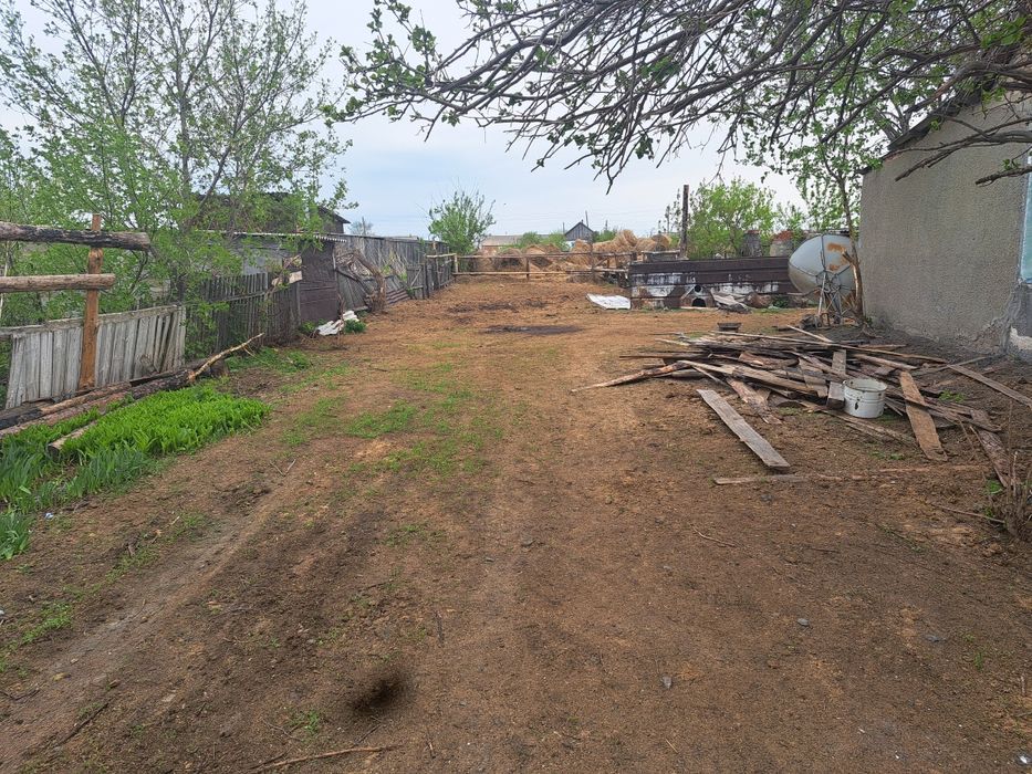 Продам дом возле школы