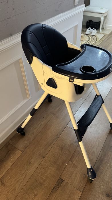 Стол для кормление