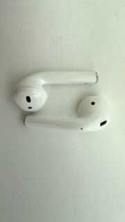 Apple AirPods 1st generation (слушалки 1ва генерация)