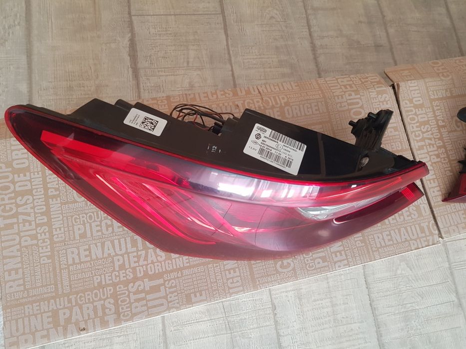 Vand stopuri spate renault megane sedan 2018