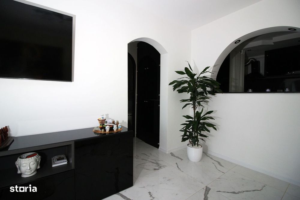 Vindem 3 Camere Zona Cornisa/Alecu Russo et 2 Modern/Mobilat