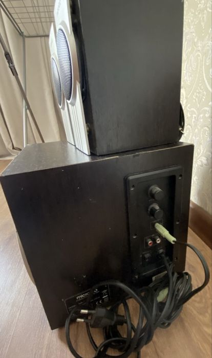 Колонки с сабвуфером Microlab