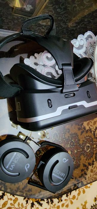 Очки виртуальной реальности ZionVR + наушники пользовано пару раз